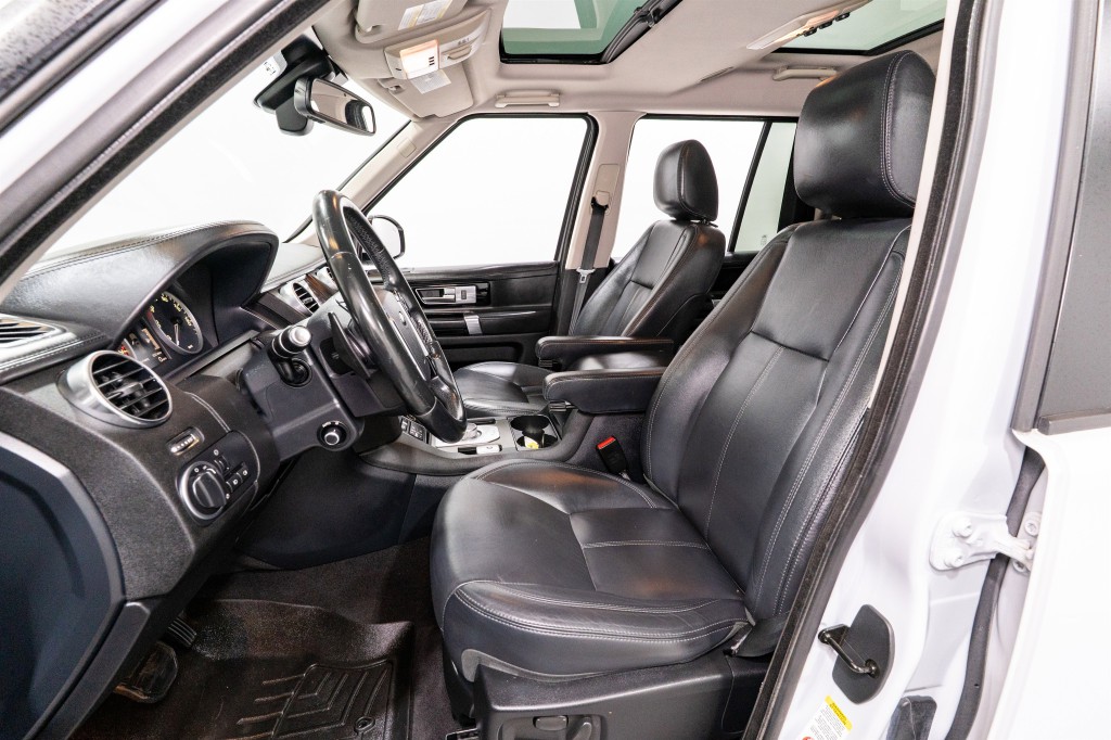 2016 Land Rover LR4 Image 17