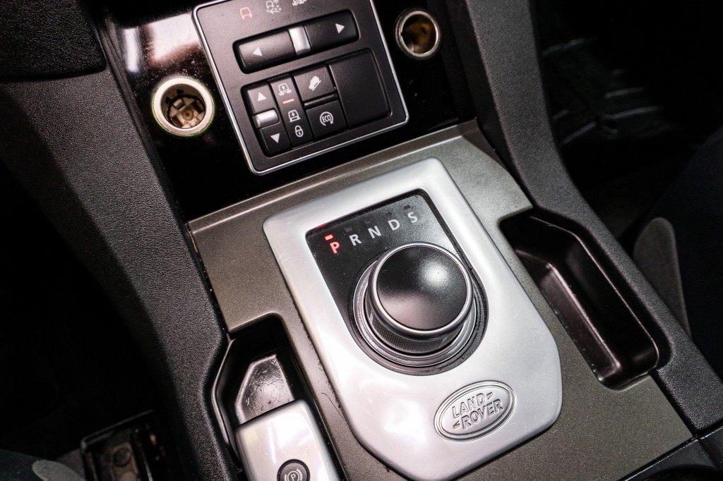 2016 Land Rover LR4 Image 27