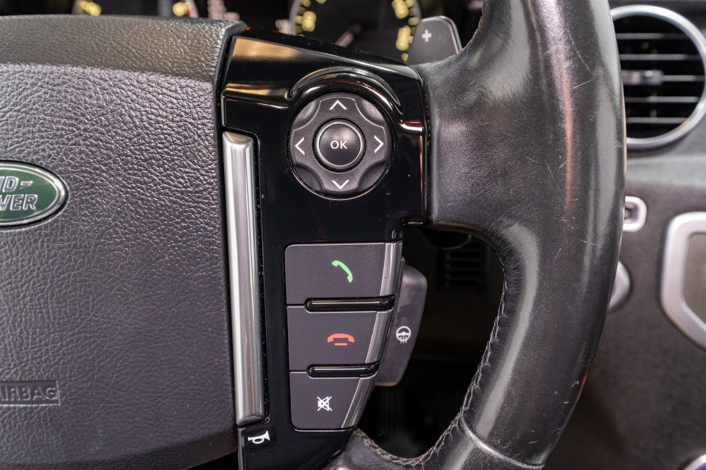 2016 Land Rover LR4 Image 29