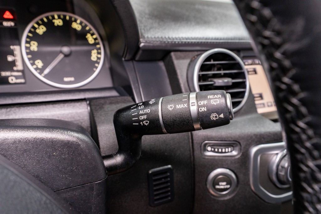 2016 Land Rover LR4 Image 31