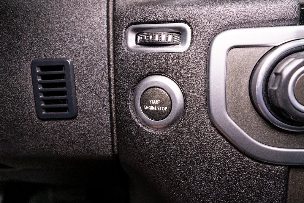 2016 Land Rover LR4 Image 33