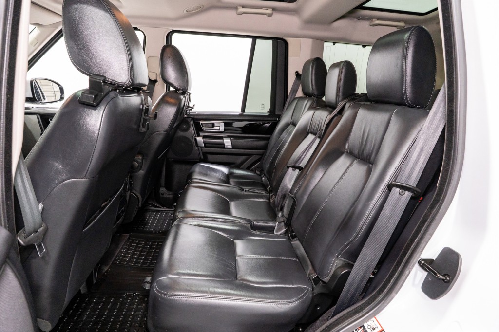 2016 Land Rover LR4 Image 35