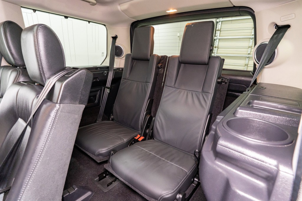 2016 Land Rover LR4 Image 36