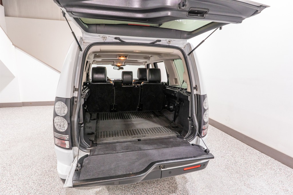 2016 Land Rover LR4 Image 37