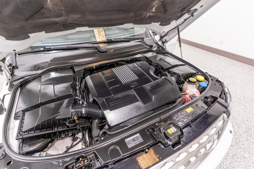 2016 Land Rover LR4 Image 38