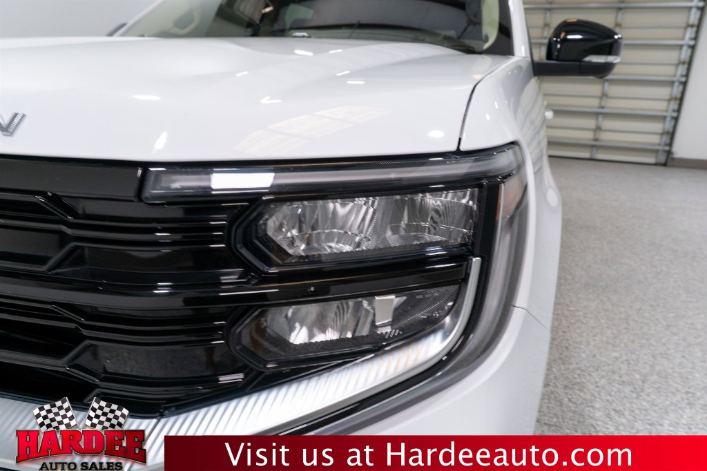 2025 Ford Expedition Image 8