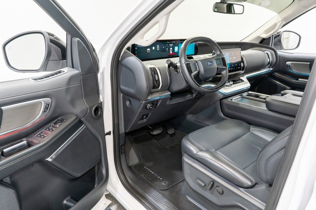 2025 Ford Expedition Image 13