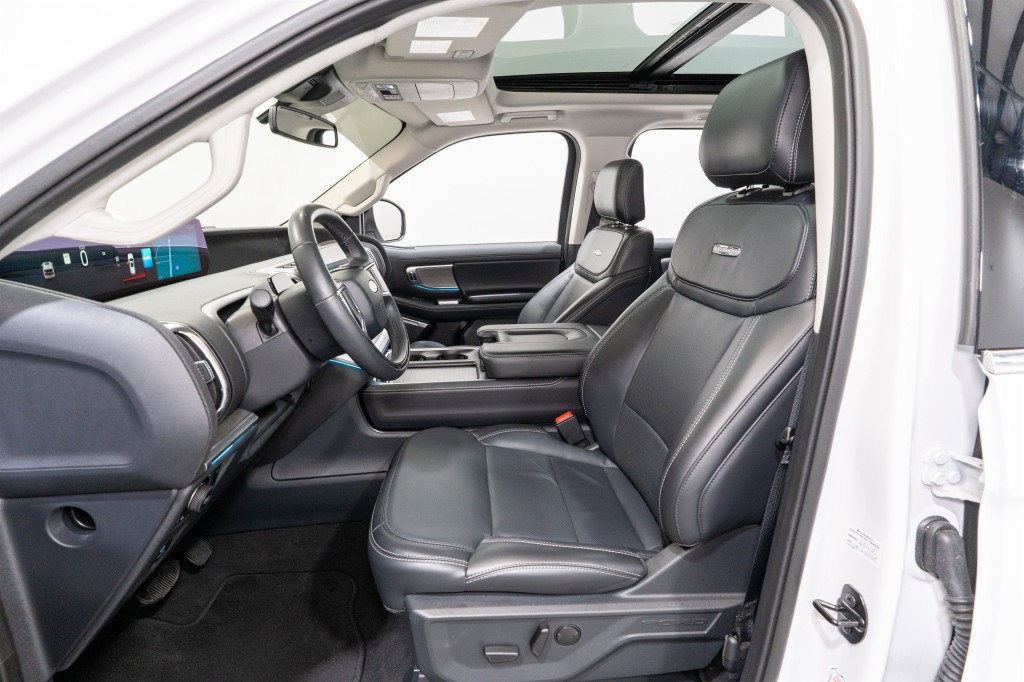2025 Ford Expedition Image 16