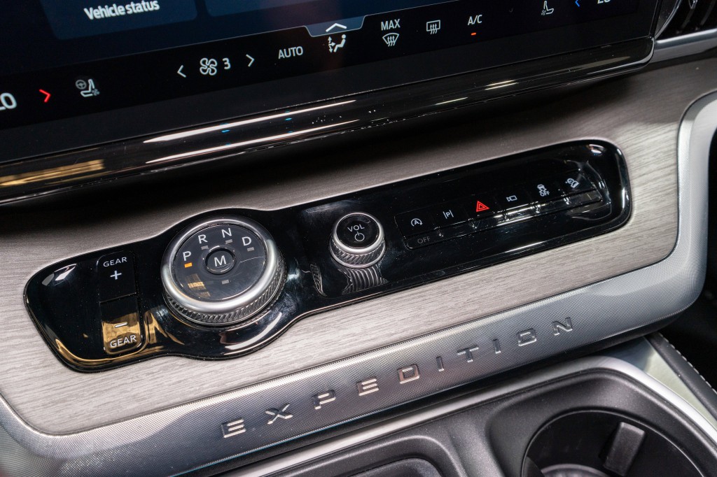 2025 Ford Expedition Image 25