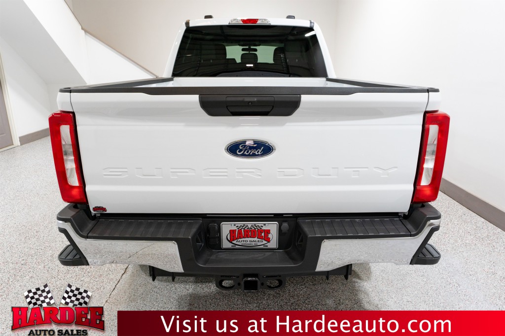 2025 Ford F-250 Image 4