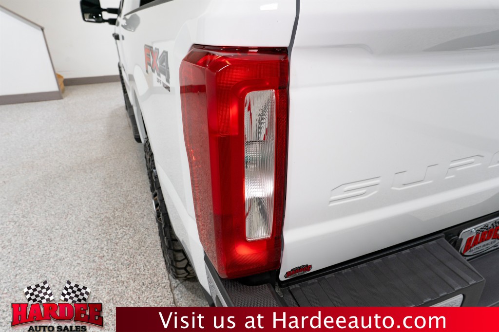 2025 Ford F-250 Image 9