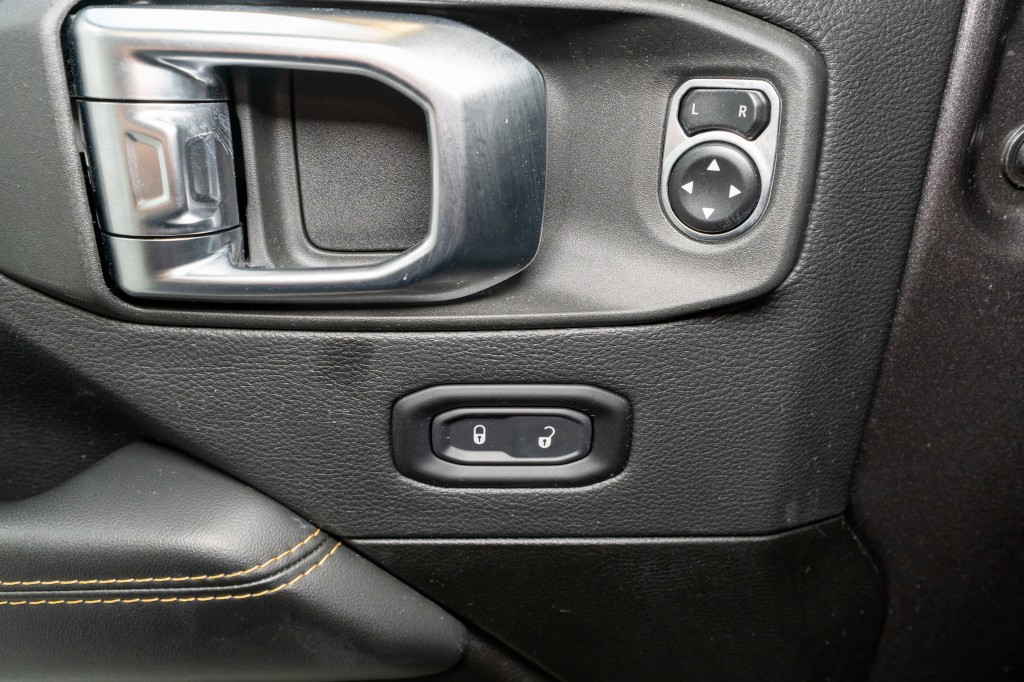 2025 Jeep Wrangler Image 13