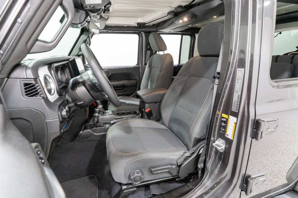 2025 Jeep Wrangler Image 14