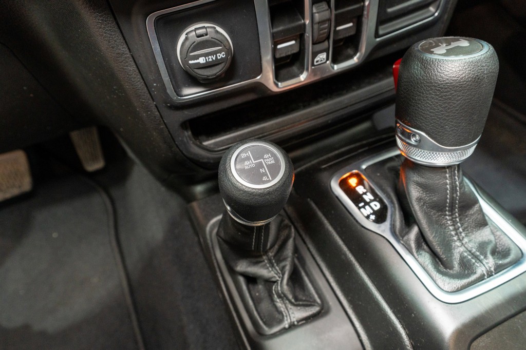 2025 Jeep Wrangler Image 24