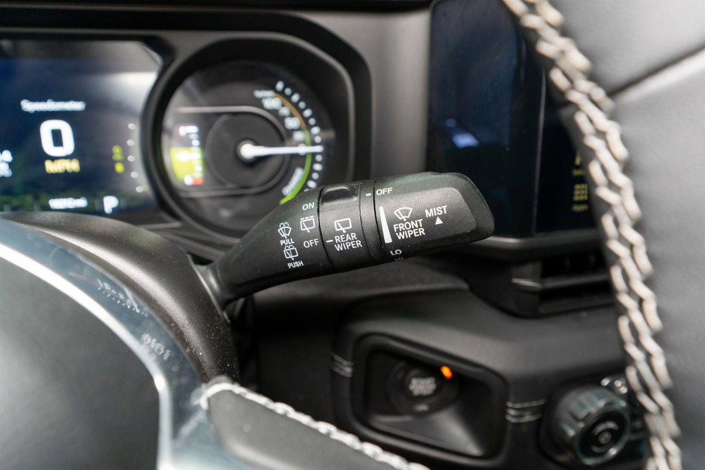 2025 Jeep Wrangler Image 28