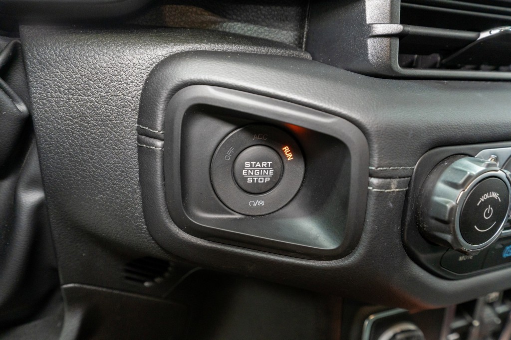 2025 Jeep Wrangler Image 30