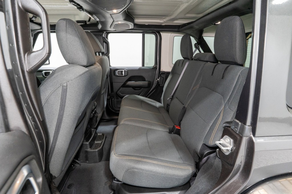 2025 Jeep Wrangler Image 33