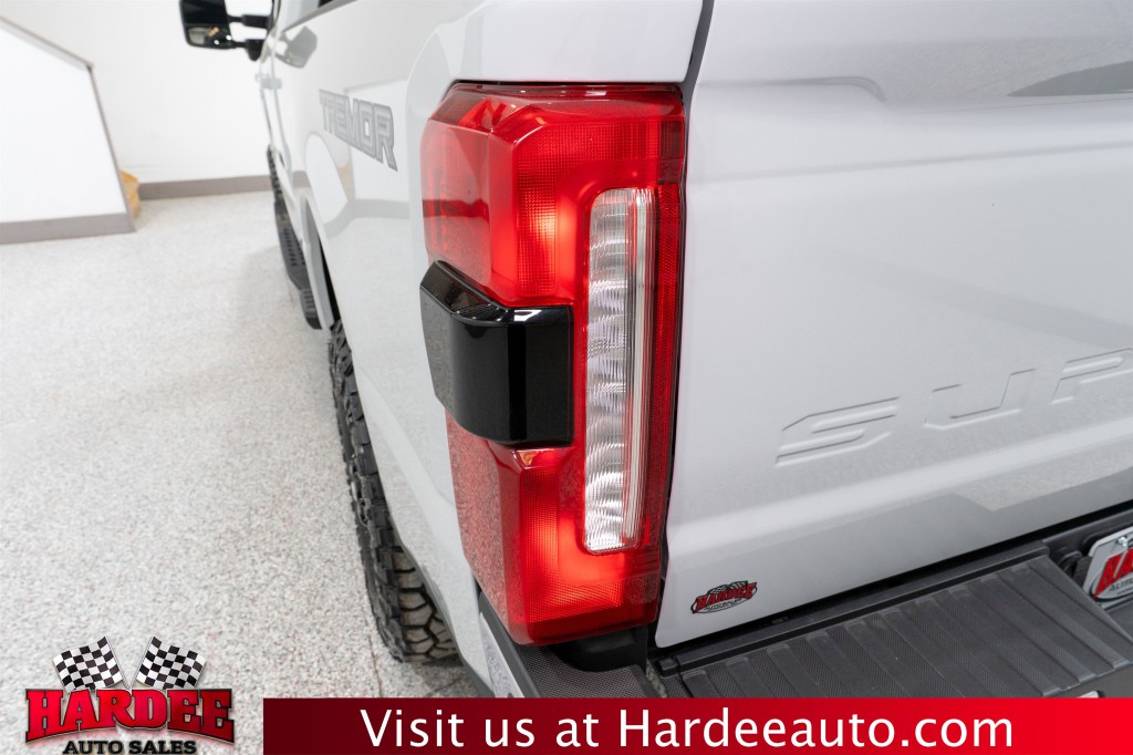 2025 Ford F-250 Image 9