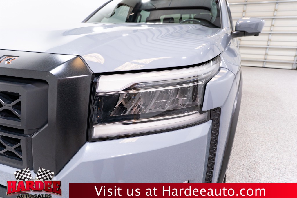 2023 Nissan Frontier Image 8