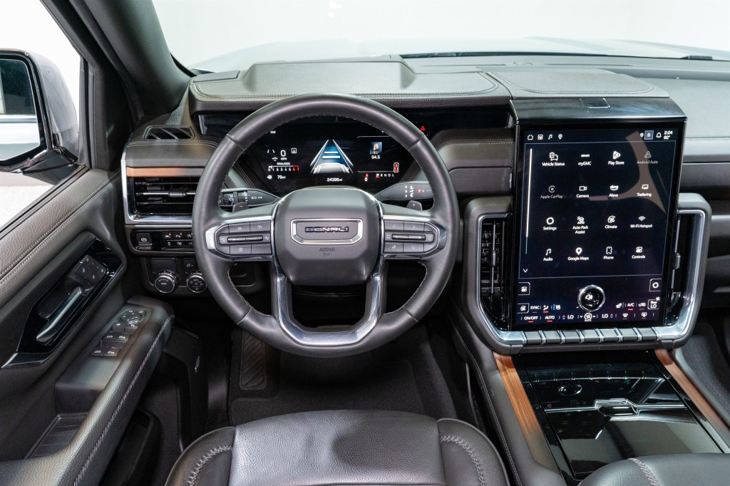 2025 GMC Yukon Image 11