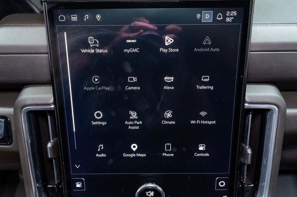 2025 GMC Yukon Image 18