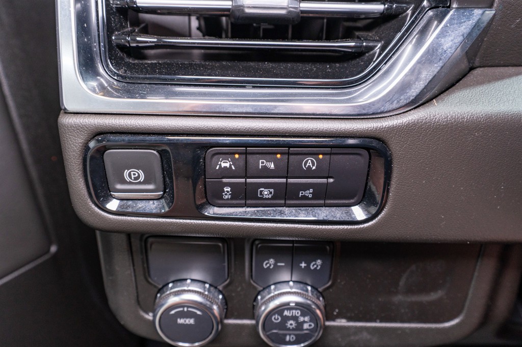 2025 GMC Yukon Image 31