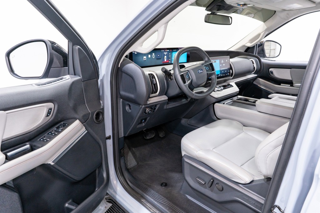 2025 Ford Expedition Image 12