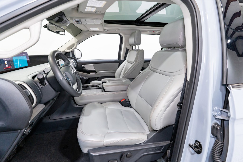 2025 Ford Expedition Image 15