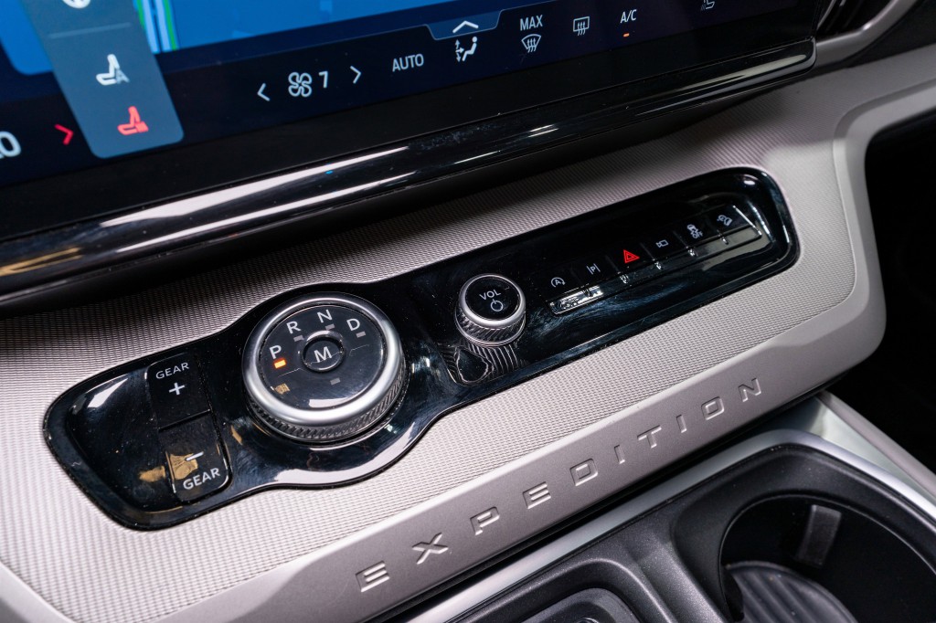 2025 Ford Expedition Image 24