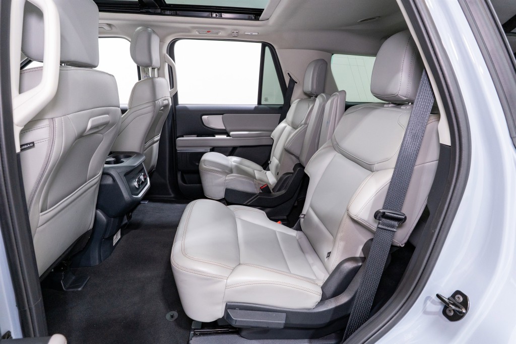 2025 Ford Expedition Image 33