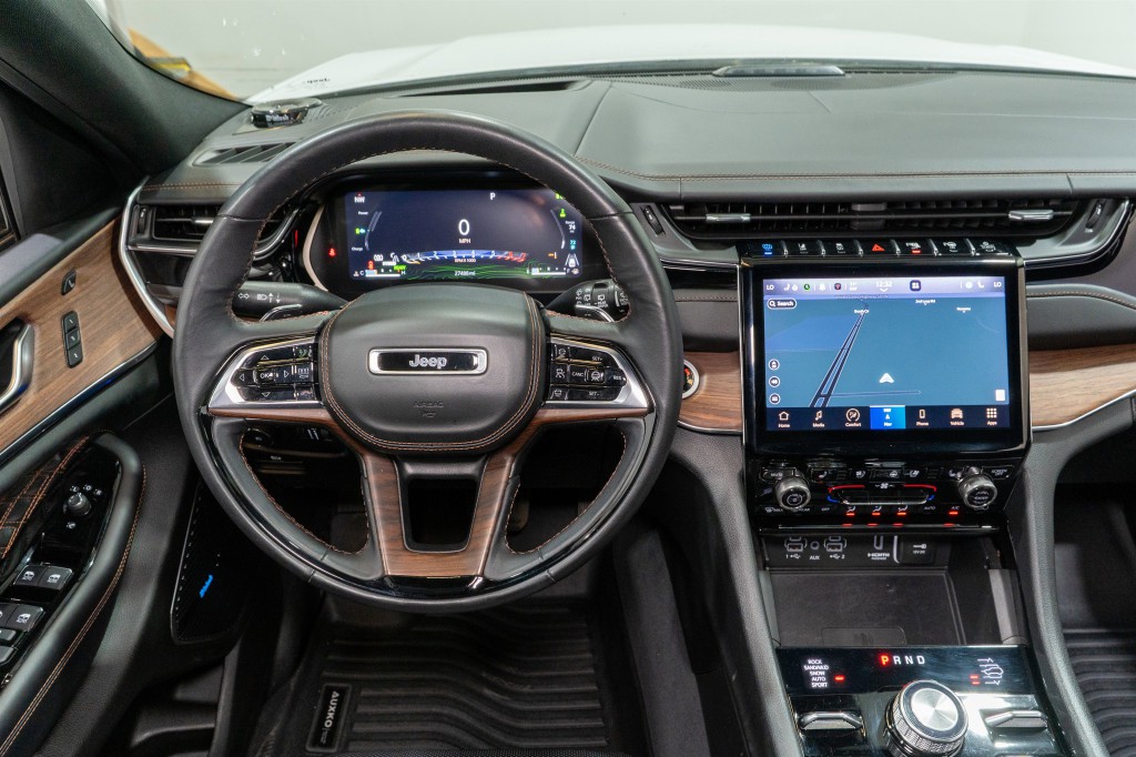2023 Jeep Grand Cherokee Image 11