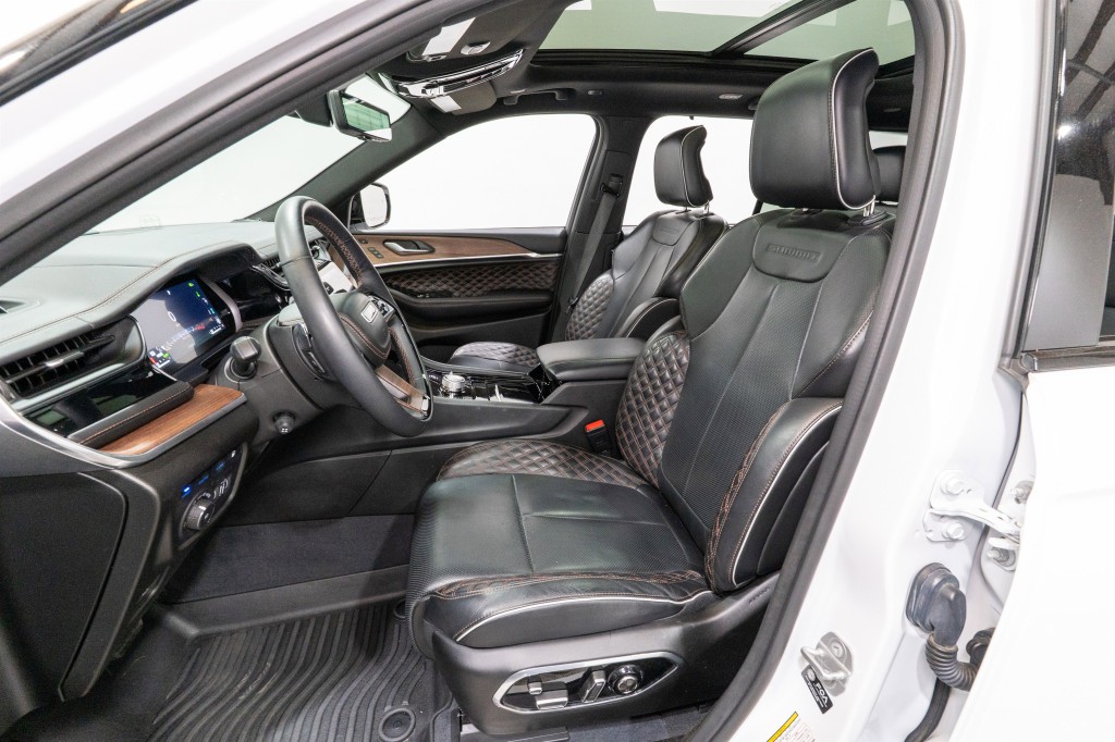 2023 Jeep Grand Cherokee Image 17