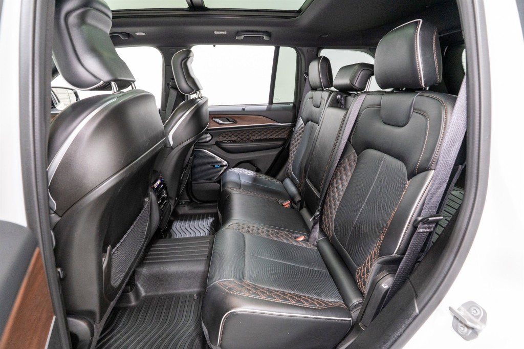 2023 Jeep Grand Cherokee Image 37