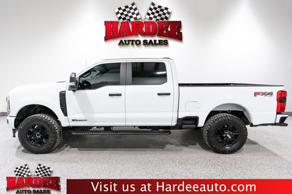 2025 Ford F-250 Image 1
