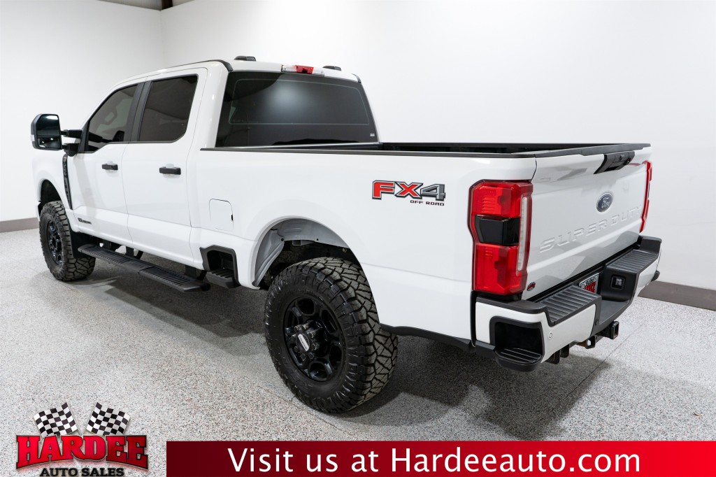 2025 Ford F-250 Image 3