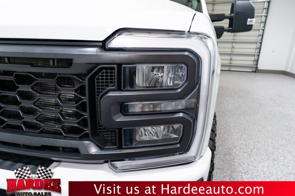 2025 Ford F-250 Image 8