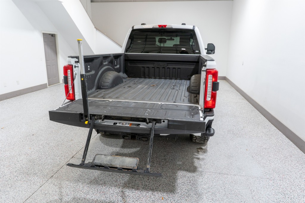 2025 Ford F-250 Image 11