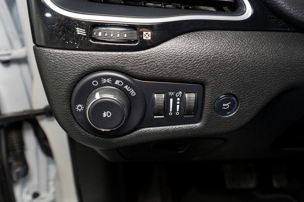 2023 Jeep Cherokee Image 32