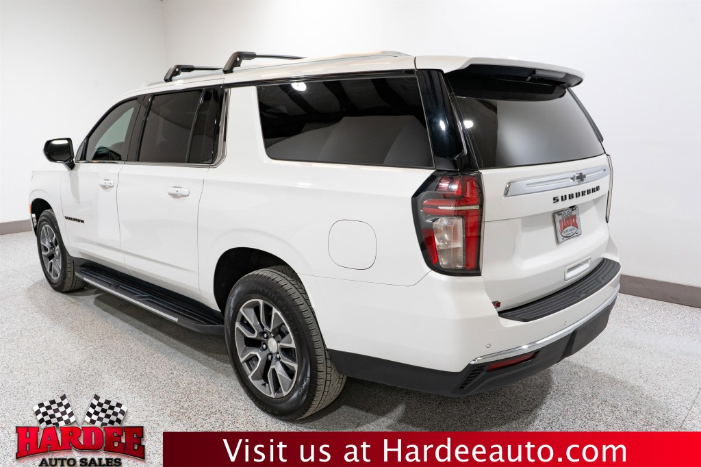 2021 Chevrolet Suburban Image 3