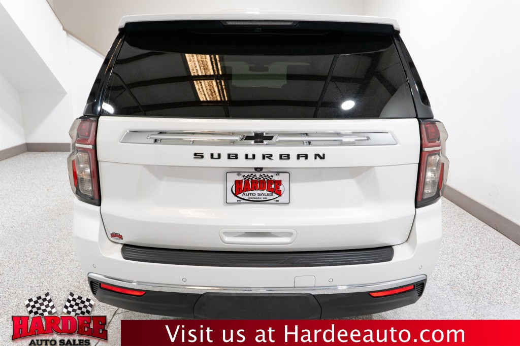 2021 Chevrolet Suburban Image 4