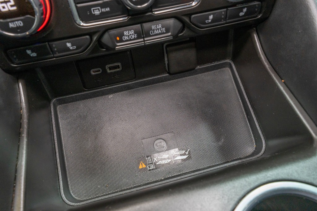 2021 Chevrolet Suburban Image 24