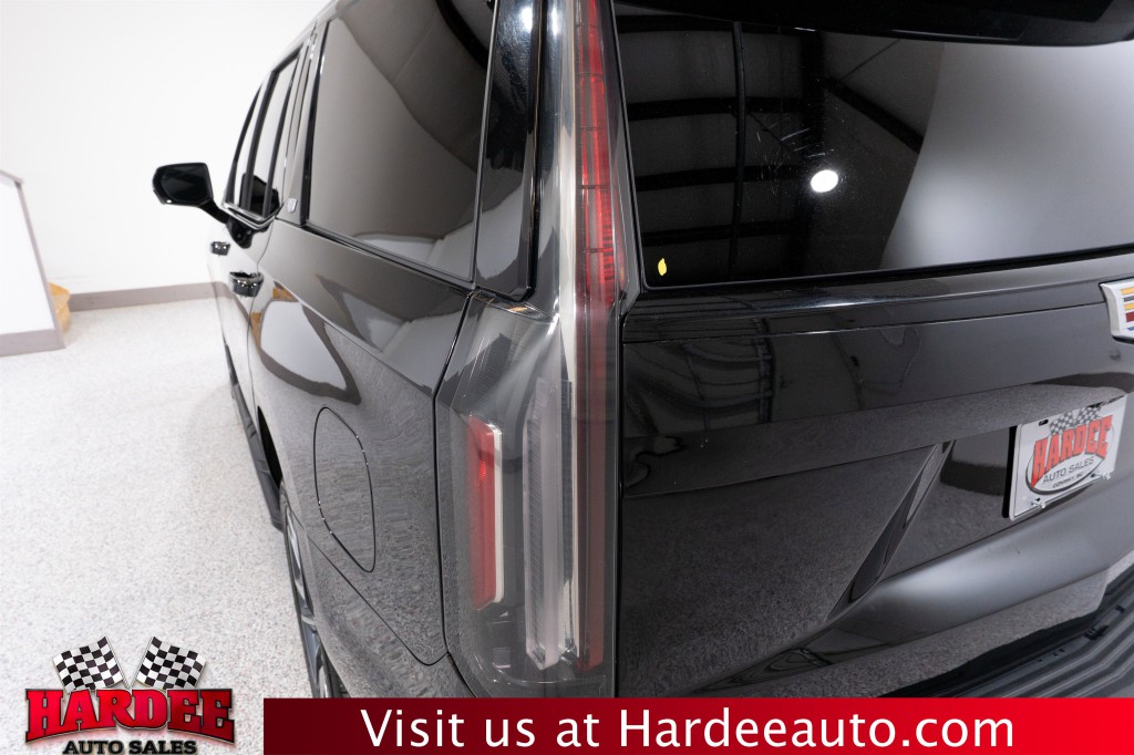 2023 Cadillac Escalade Image 9