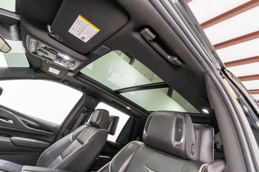 2023 Cadillac Escalade Image 17