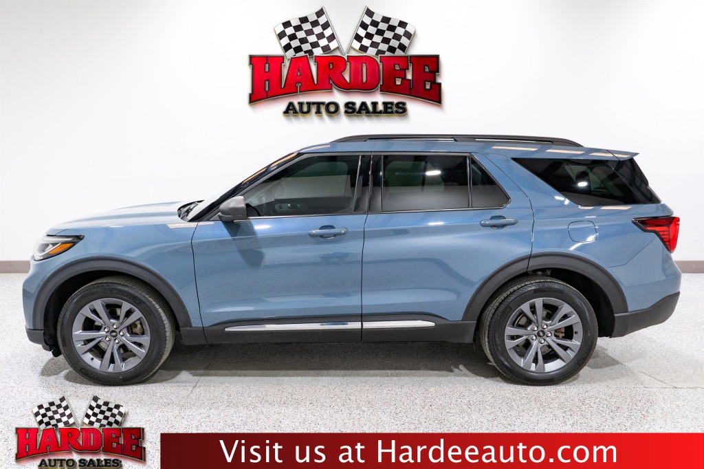 2025 Ford Explorer Image 1