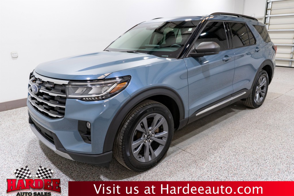 2025 Ford Explorer Image 2