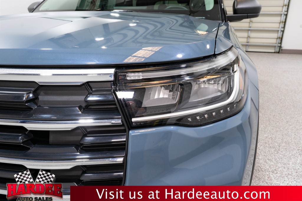 2025 Ford Explorer Image 8
