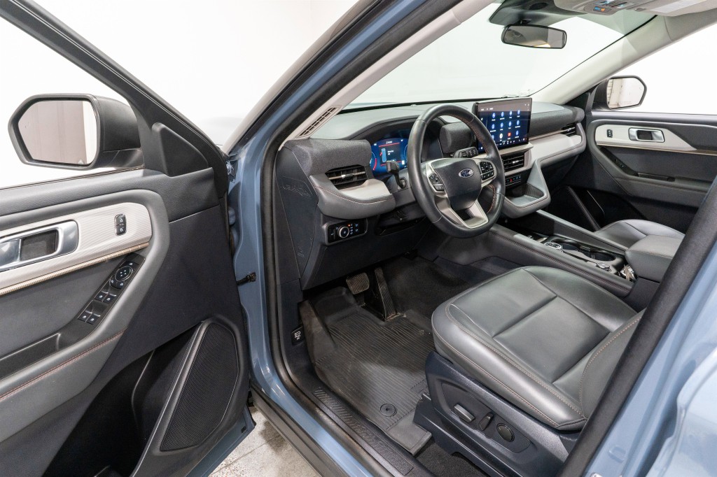 2025 Ford Explorer Image 12