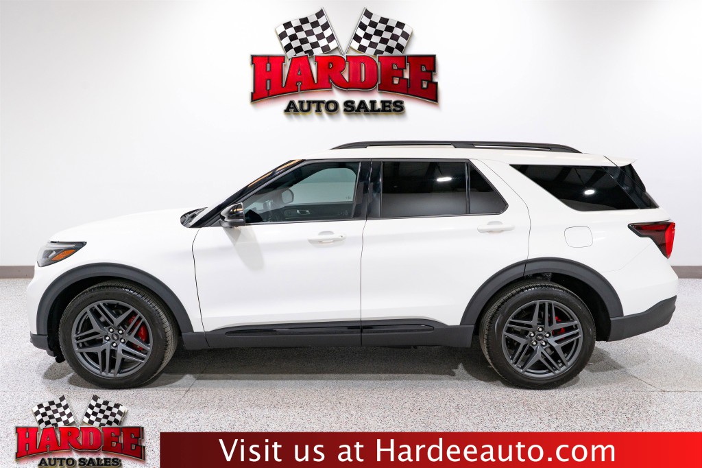 2025 Ford Explorer Image 1