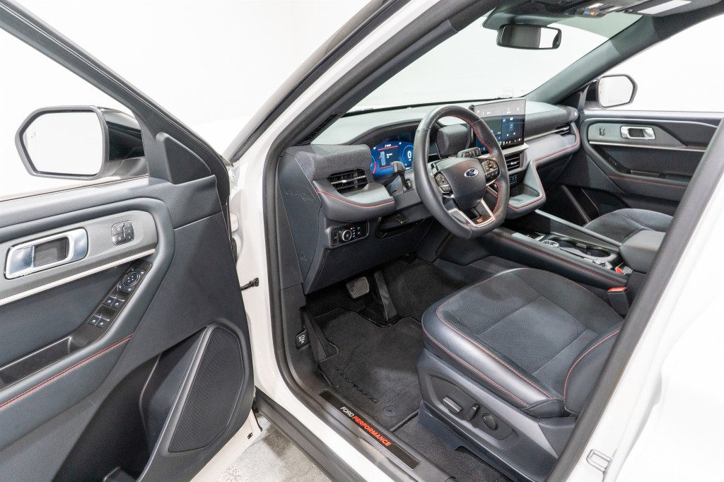 2025 Ford Explorer Image 12