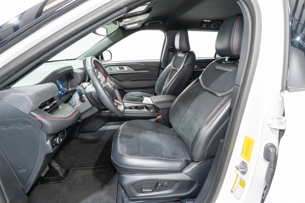 2025 Ford Explorer Image 16